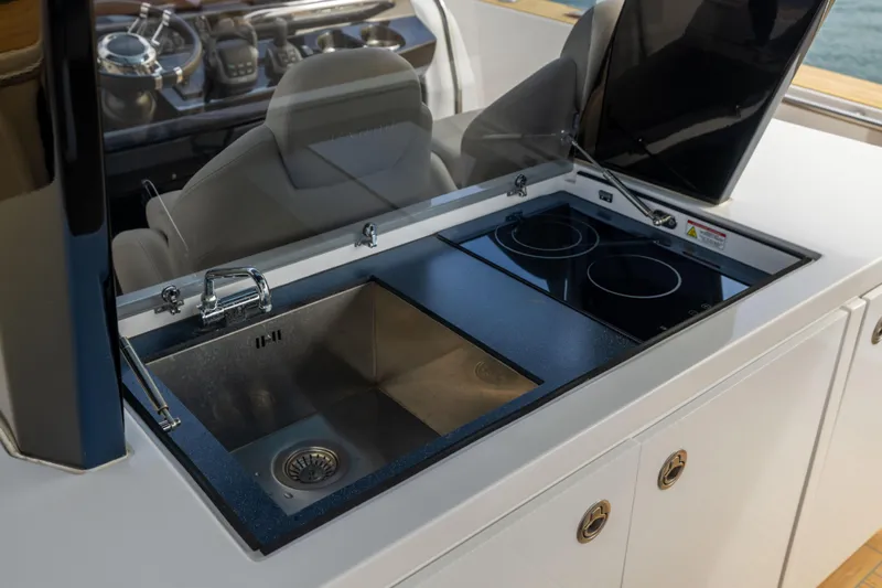 Sea Buddha II Yacht Photos Pics 