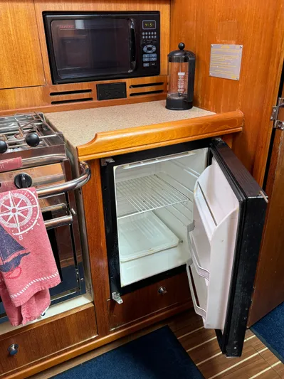 Atlantis Yacht Photos Pics 