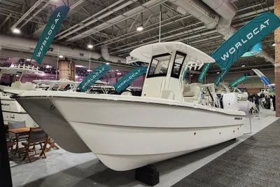 World Cat 235 CC