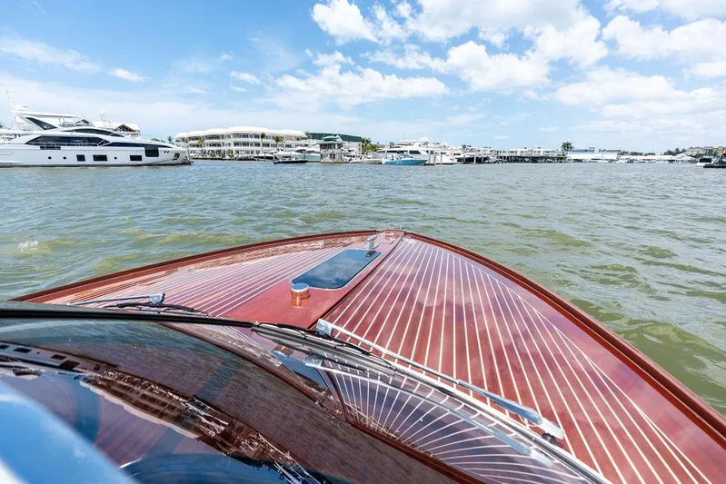 Amore Yacht Photos Pics 