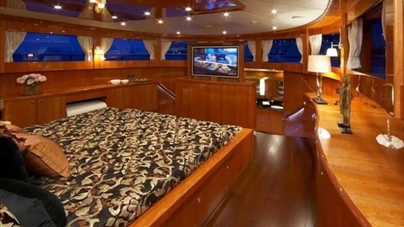 White Shark Yacht Photos Pics Master's cabin