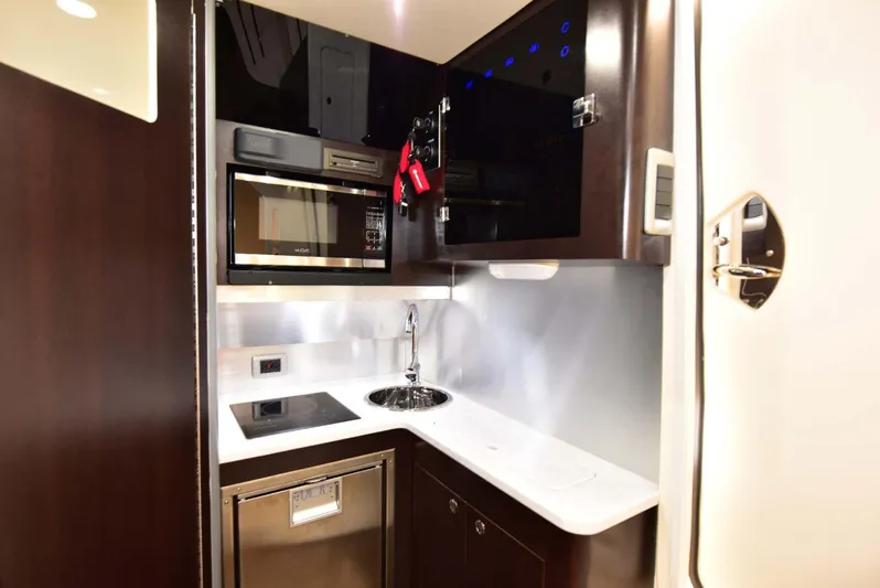 Pain Killer Yacht Photos Pics 