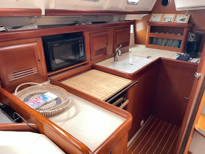 Gone With The Wind Yacht Photos Pics 