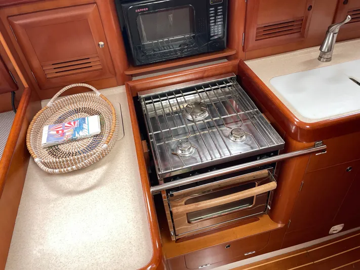 Gone With The Wind Yacht Photos Pics 