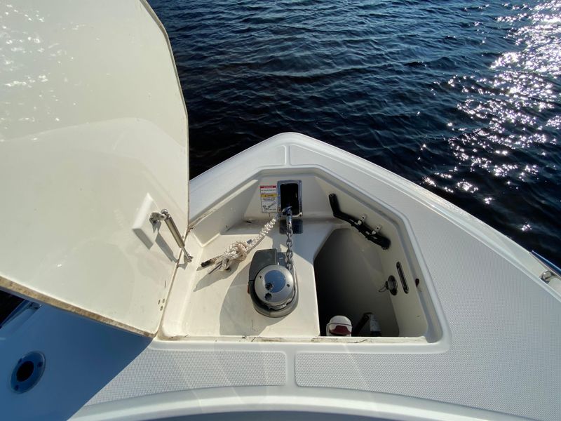 2019 Boston Whaler 330 Outrage
