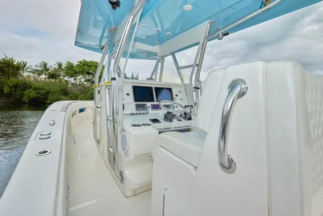  Yacht Photos Pics 2015 Invincible 36 boat interior with modern helm and seating.