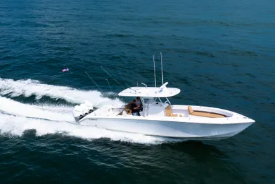 Bahama 37 Super Center Console