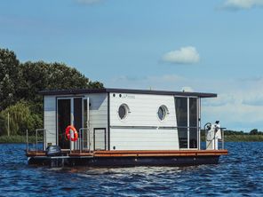 2023 La Mare Houseboat Apartboat M