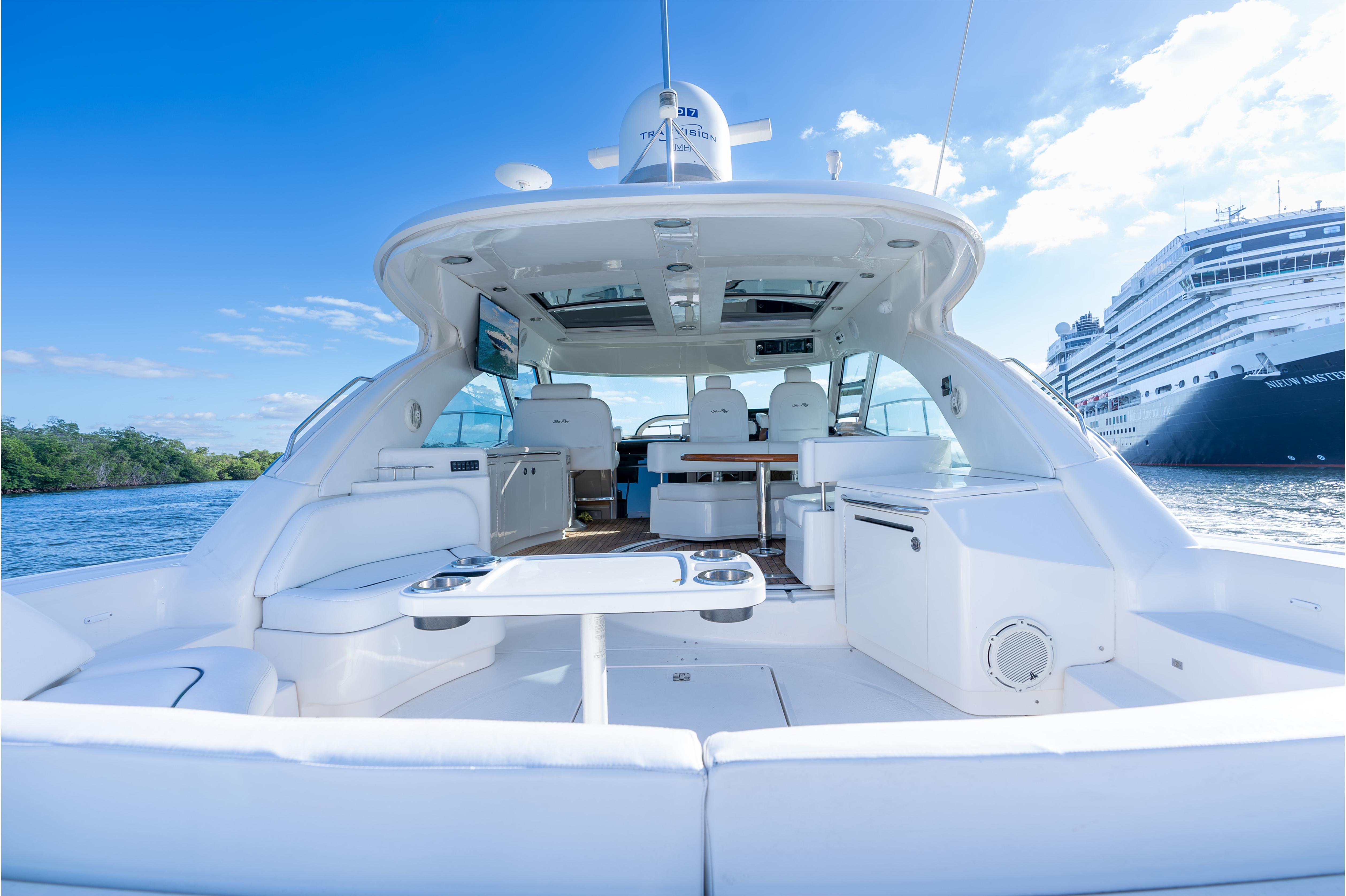 Sea Ray 55 Sundancer - Power & Motoryacht