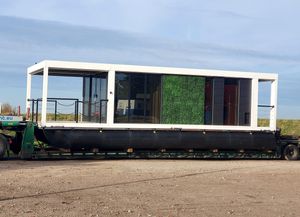 2023 La Mare Houseboat Modern 11