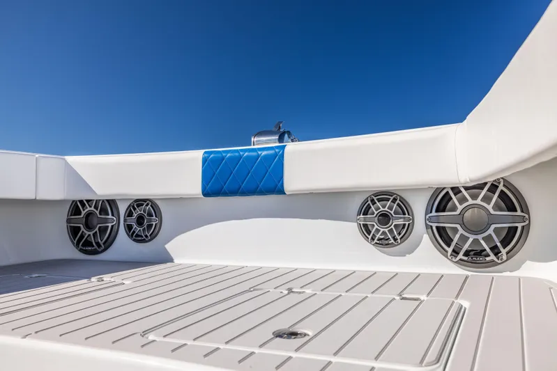  Yacht Photos Pics Freeman 42 LR 2022 boat deck with speakers and blue accent.