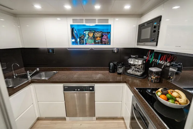 Mixed Emotions Yacht Photos Pics 