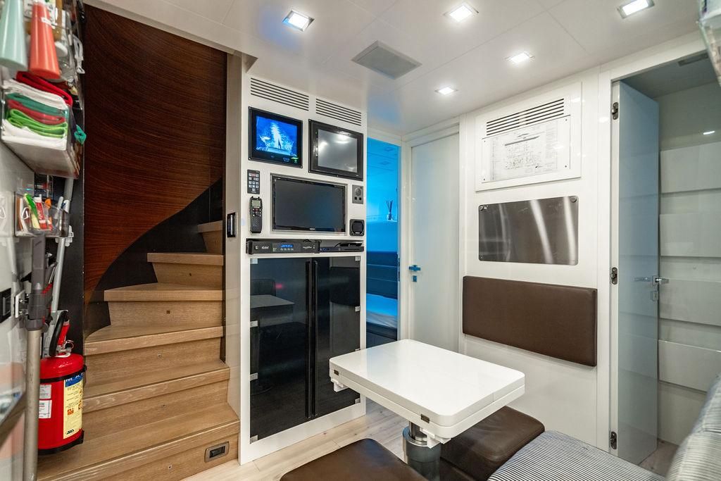 2014 Mangusta 110 