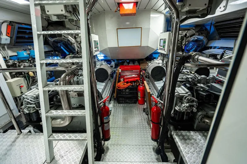 Mixed Emotions Yacht Photos Pics 