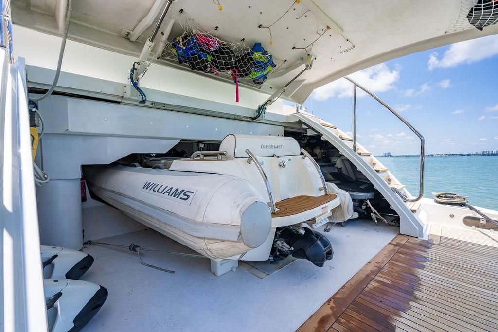 2014 Mangusta 110 