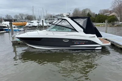 Monterey 295 Sport Yacht
