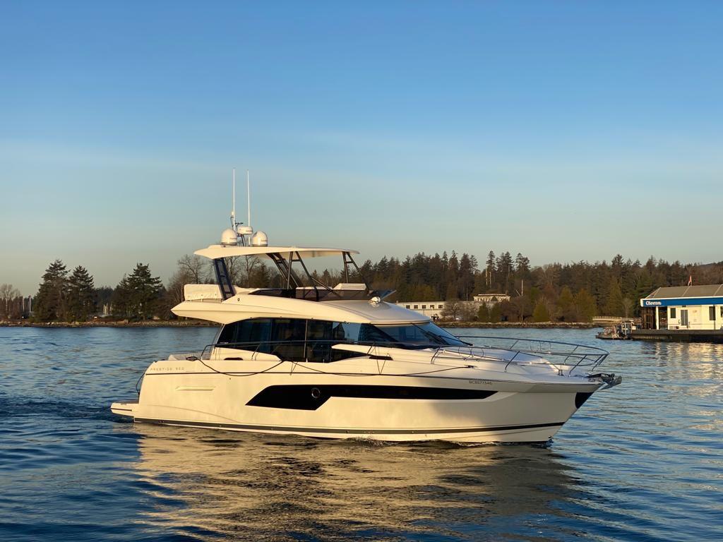 2023 Prestige 520 Flybridge for sale - YachtWorld