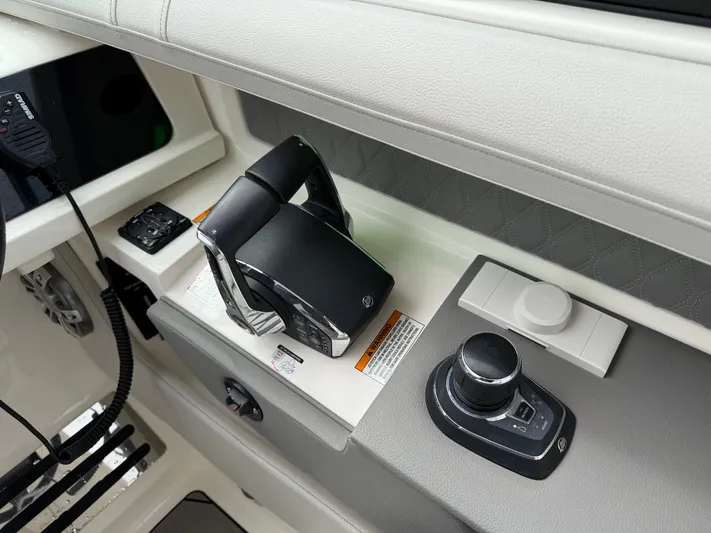  Yacht Photos Pics 2024 Sea Ray SLX 310 Outboard helm with controls.