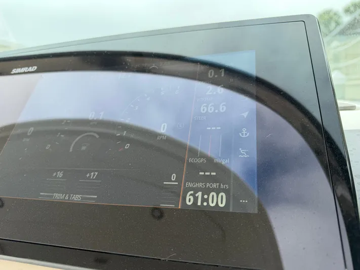  Yacht Photos Pics Simrad display on Sea Ray SLX 310 Outboard 2024 boat.