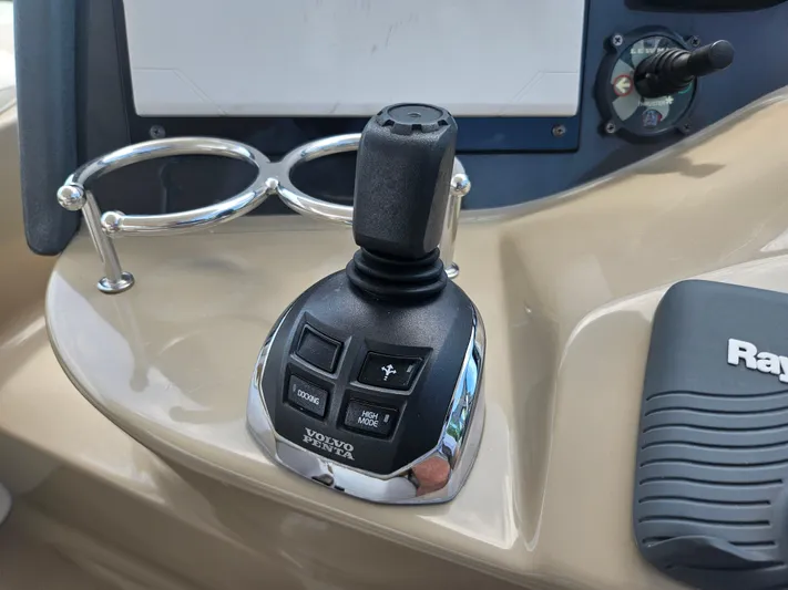  Yacht Photos Pics Joystick control on 2005 Four Winns 378 Vista boat dashboard.