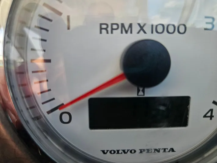  Yacht Photos Pics Volvo Penta RPM gauge on 2005 Four Winns 378 Vista boat dashboard.
