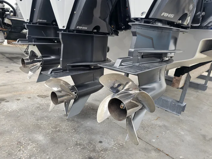  Yacht Photos Pics Triple boat engines of 2022 Statement 380 Open with propellers.