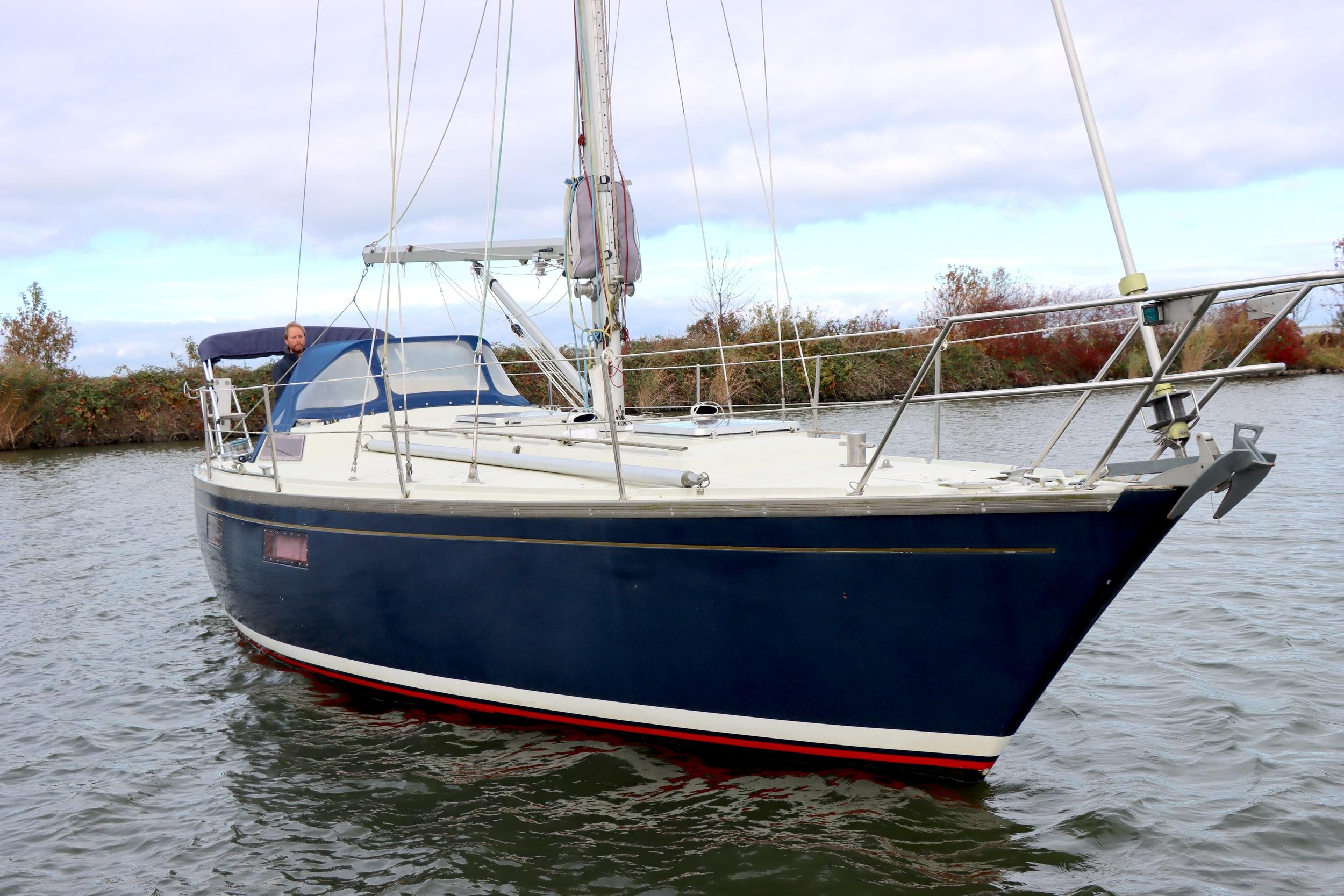 Gebraucht 1977 Dufour 35 Sloop | YachtFocus
