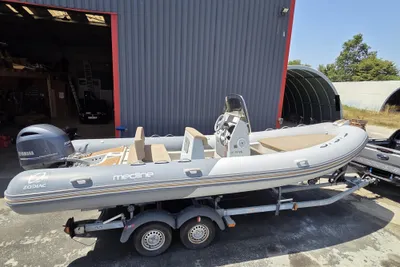 2017 Zodiac Medline 660