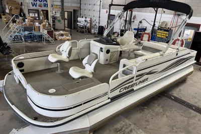 Crestliner 2285 CFI Pontoon