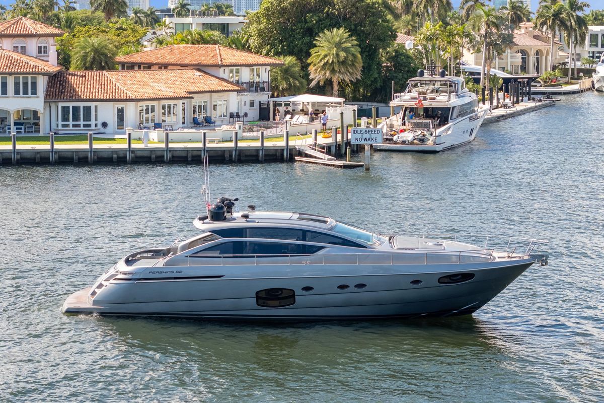 2016 Pershing 62 