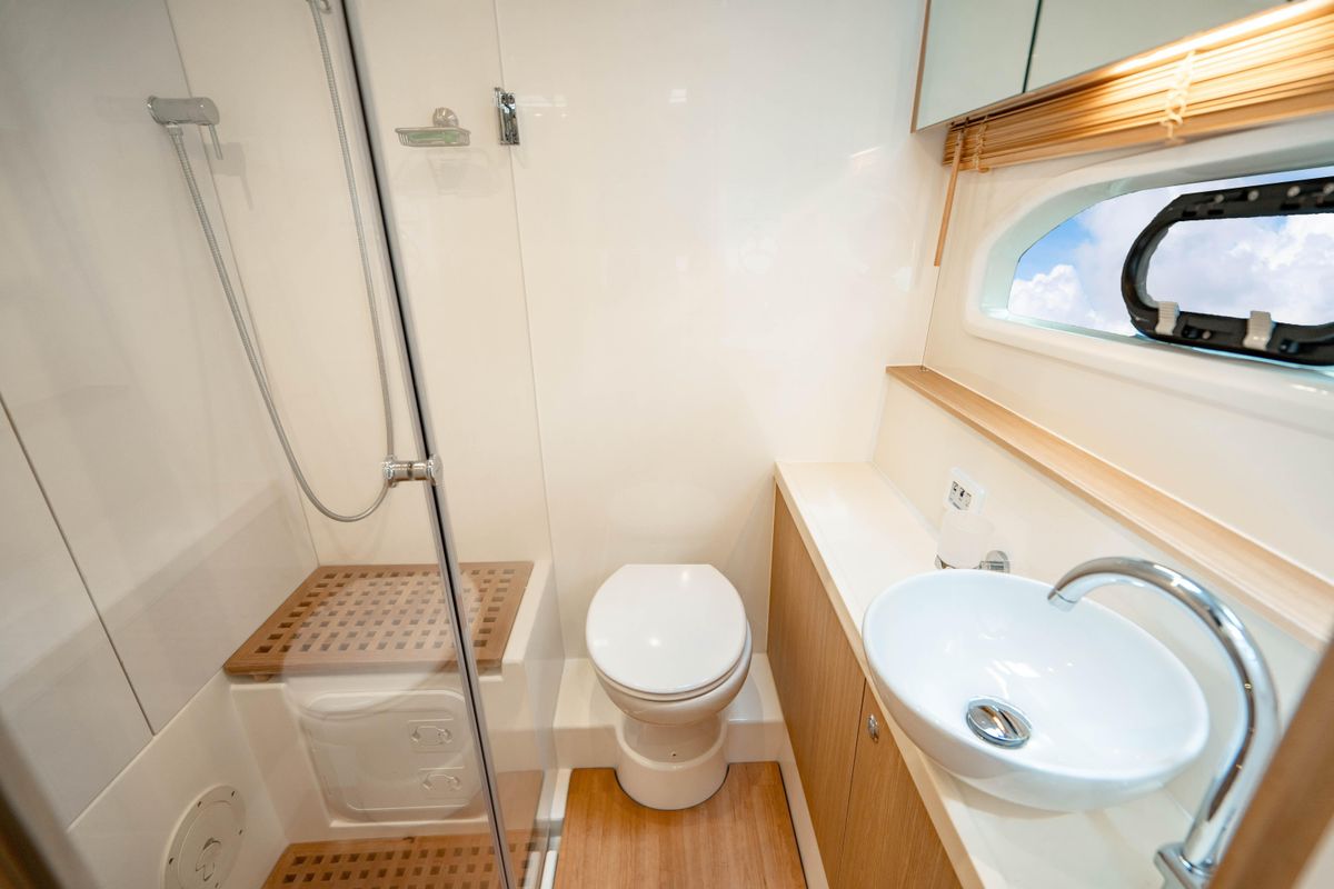 2019 Aquila 44 