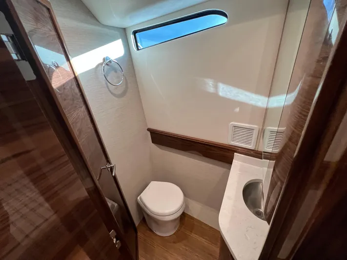 2026 Valhalla V-55 Yacht Photos Pics 2026 Valhalla Boatworks V-55 Interior