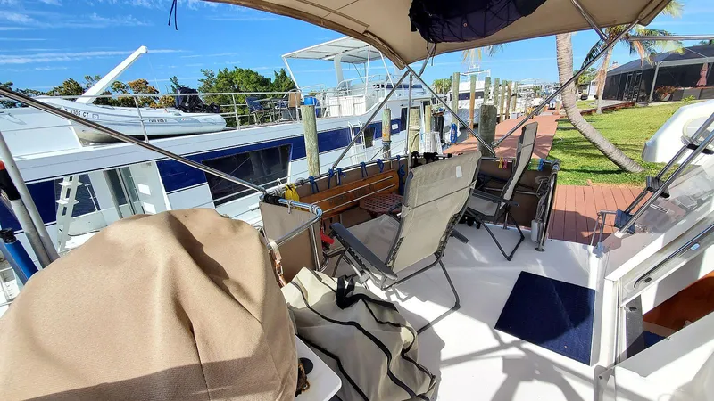 Pura Vida Yacht Photos Pics Sundeck Port