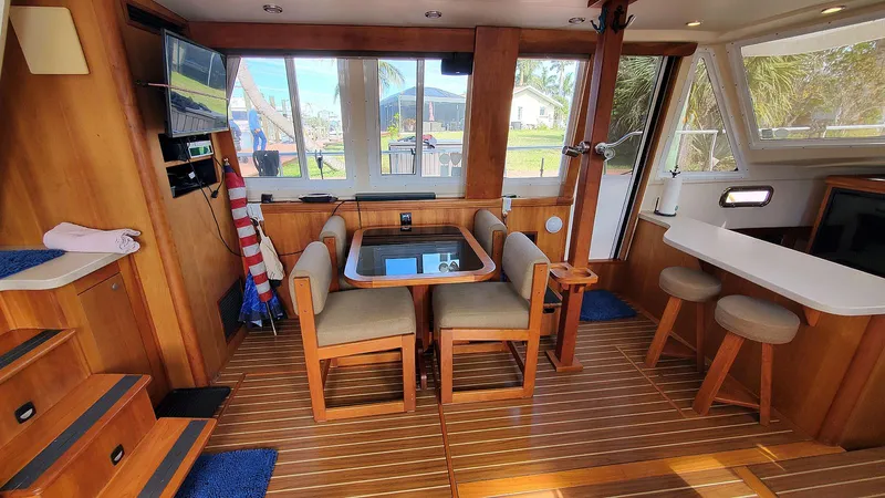 Pura Vida Yacht Photos Pics Salon Port