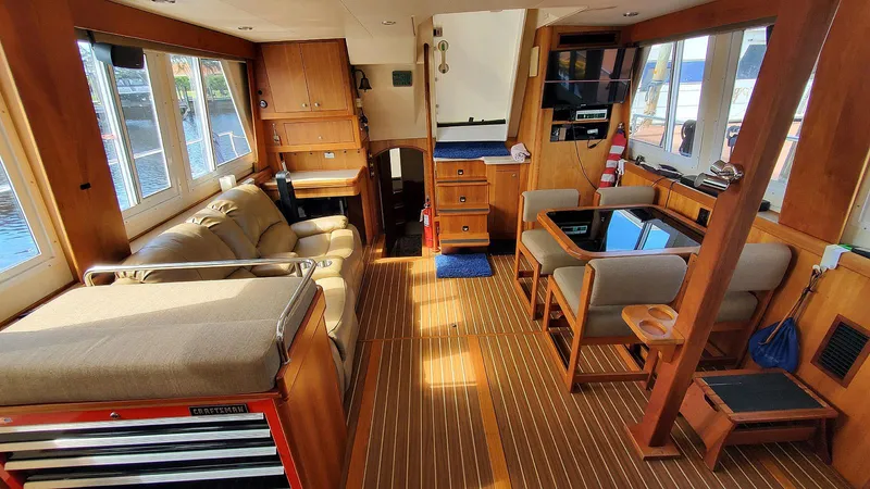 Pura Vida Yacht Photos Pics Salon Aft