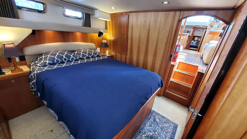 Pura Vida Yacht Photos Pics Master Stateroom Forward