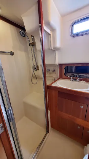 Pura Vida Yacht Photos Pics Master Head Shower and Vanity