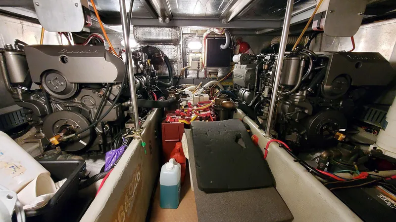 Pura Vida Yacht Photos Pics Engine Room Aft