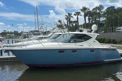 Tiara Yachts 3500 Sovran