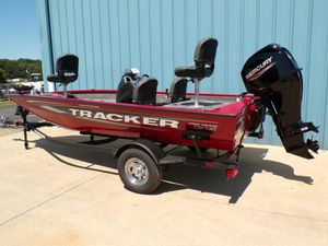 2025 Tracker Pro Team 175 TF® fishing boat with Mercury engine, parked on a trailer.