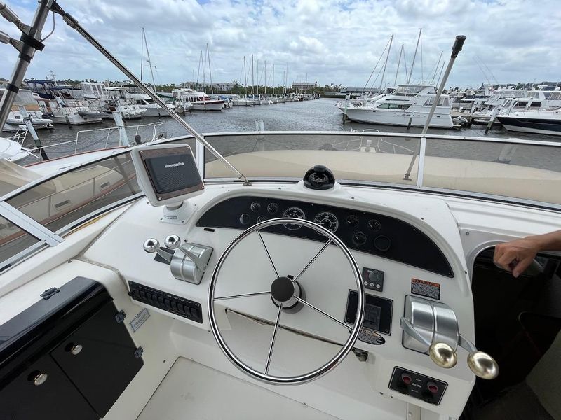 2004 Meridian 490 Pilothouse