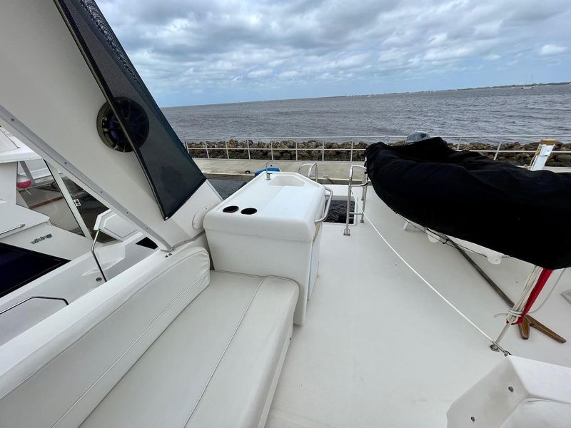 2004 Meridian 490 Pilothouse