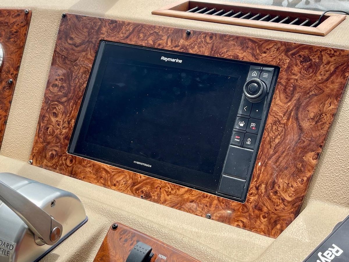 2004 Meridian 49 
