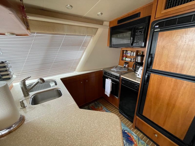 2004 Meridian 490 Pilothouse