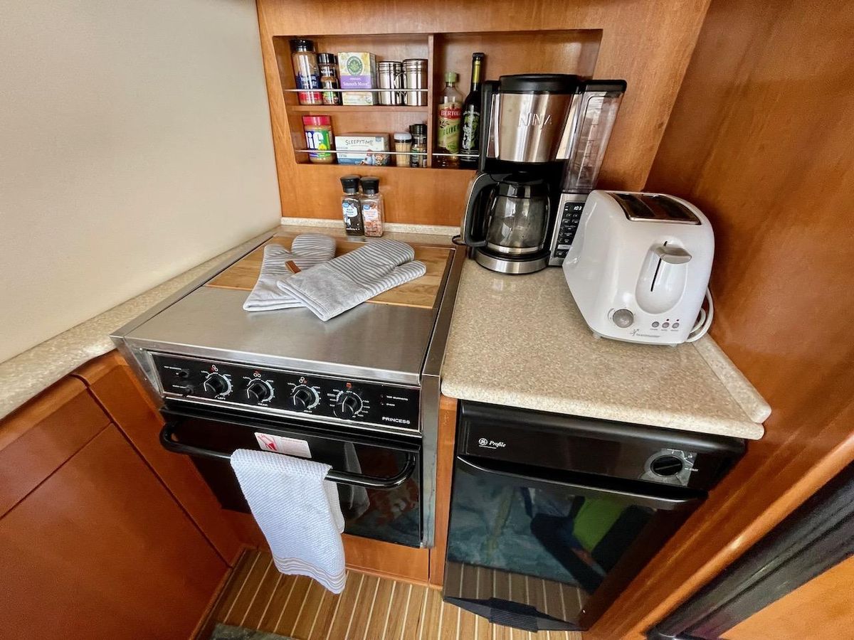 2004 Meridian 49 