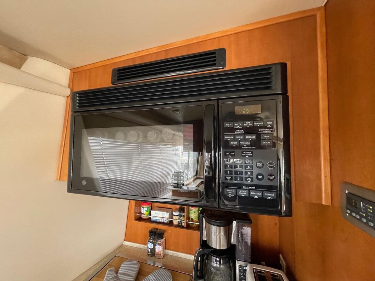 2004 Meridian 49 