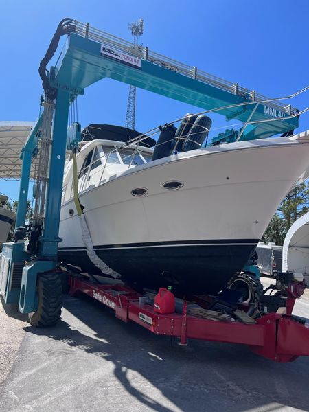 2004 Meridian 490 Pilothouse