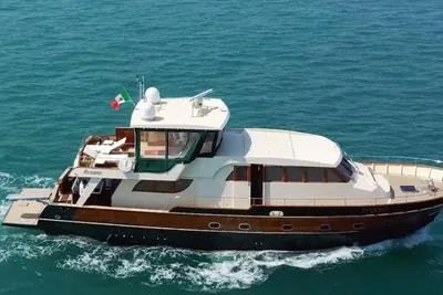 2017 Azzurro 64