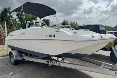 Hurricane SunDeck Sport 188 OB