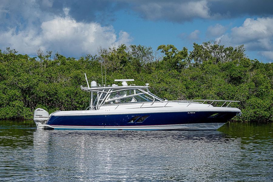 2016 Intrepid 430 Sport Yacht